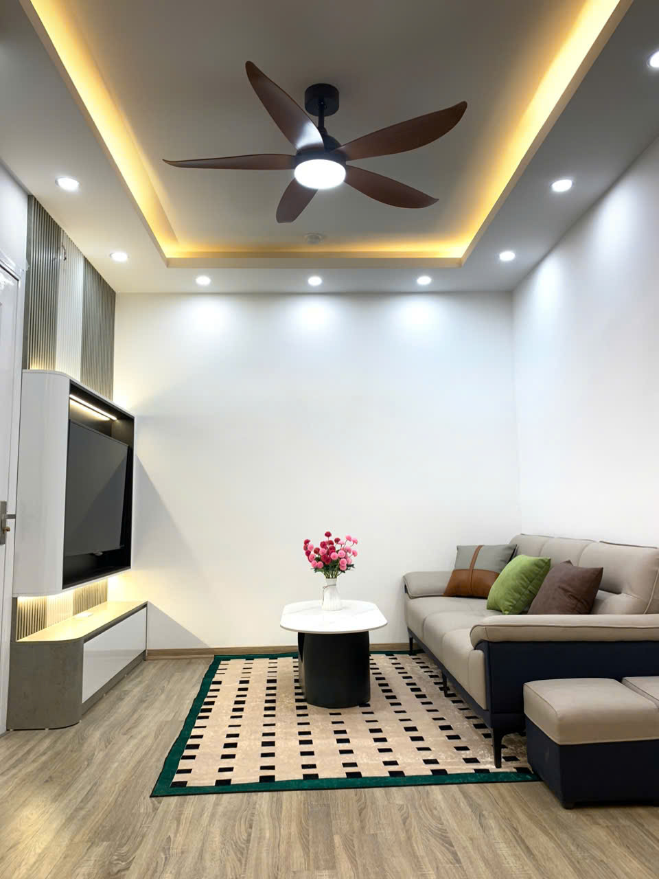 Bán lỗ căn hộ chung cư HH Linh Đàm, quận Hoàng Mai, 56m2, sửa mới koong, full nội thất y hình, giá - Ảnh 1