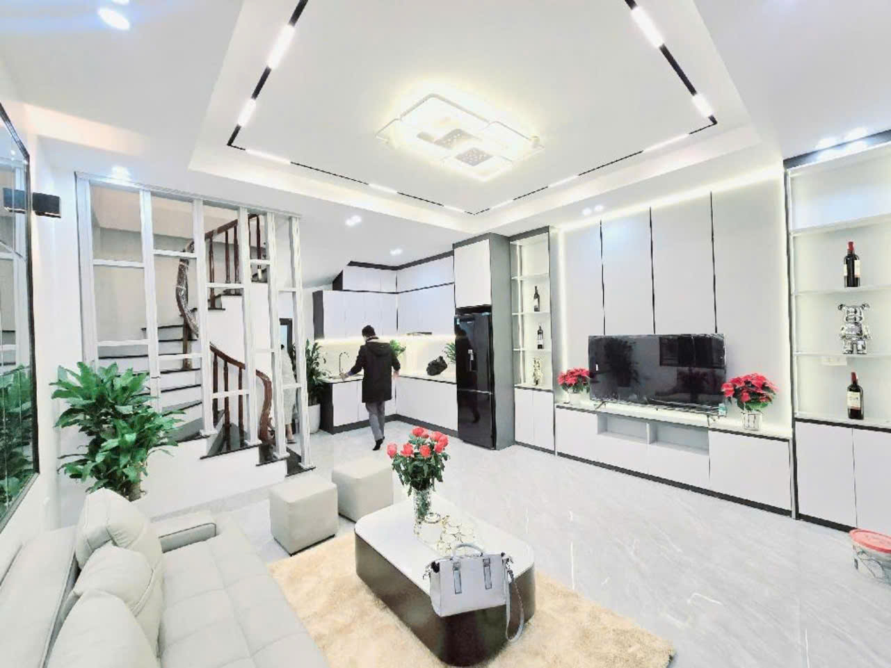 Bán nhà riêng cạnh Eco Green, quận Thanh Trì, Vành đai 3, ngõ thông, diện tích 30m2, 5 tầng, 6.8 tỷ - Ảnh 1