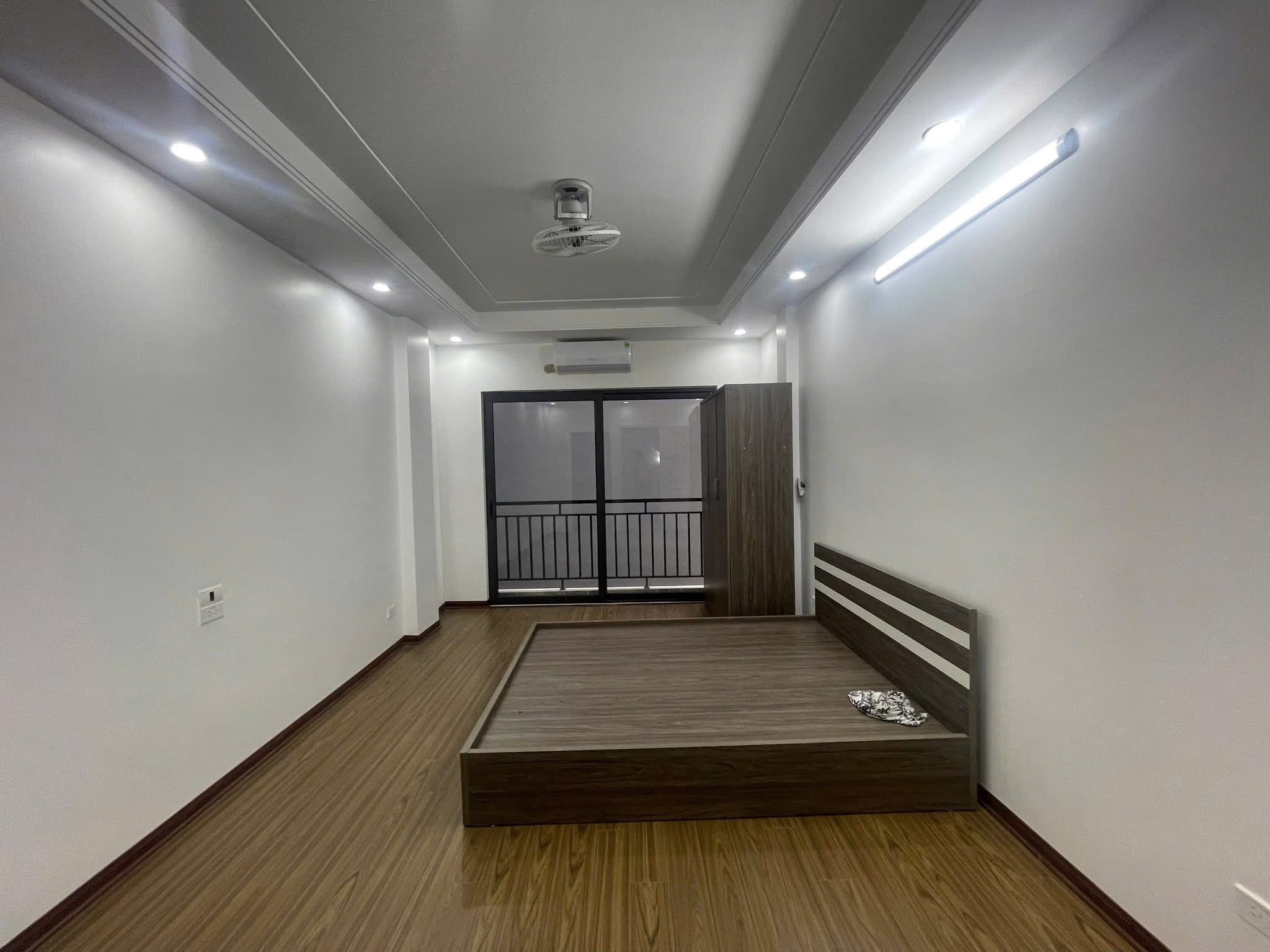 Cho thuê nhà nguyên căn ngõ 224 Hoàng Mai, gần Hồ Đền Lừ 100 mét. Mới king koong,32m, 5T - Ảnh 3