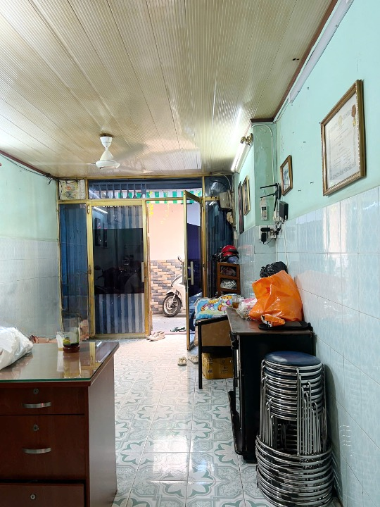 Nhà cũ 3 tầng sát đường Trần Phú P9Q5 - Ảnh 1