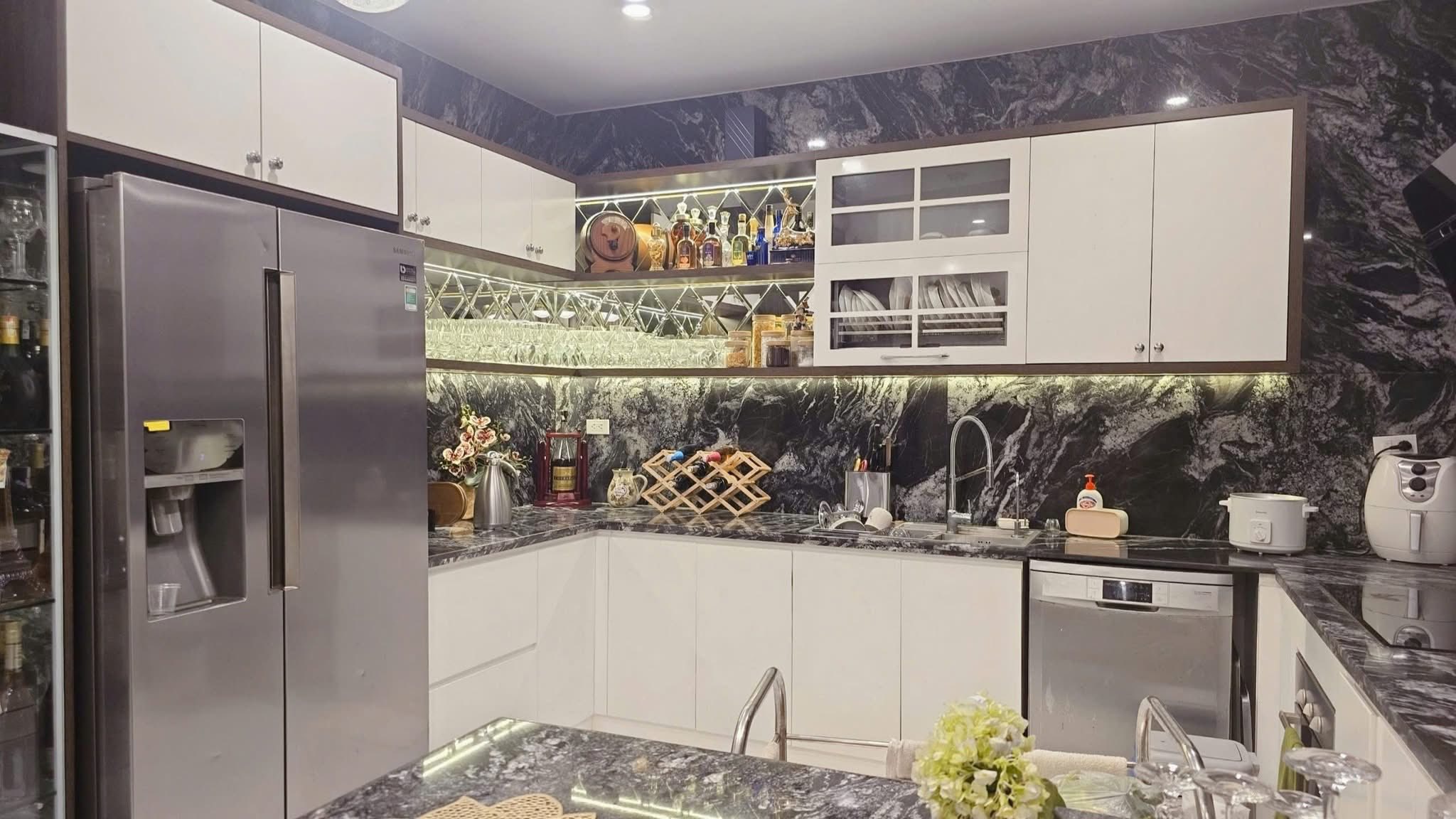 TÒA SIÊU VIP-LÔ GÓC-Phố Nguyễn Khánh Toàn 111m/8Tầng/MT 23m 69 Tỷ, Dòng tiền cao - Ảnh 3