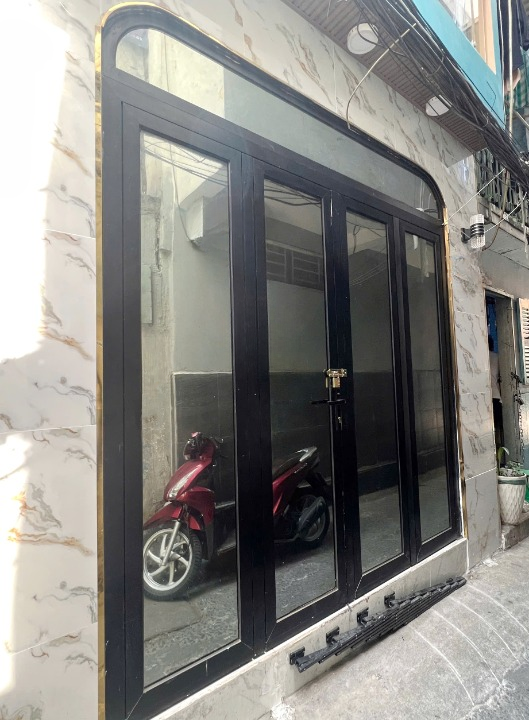 Nhà mới 5 tầng hẻm thông sát đường Nguyễn Văn Cừ P2Q5. 4 tỷ 50 triệu - Ảnh chính