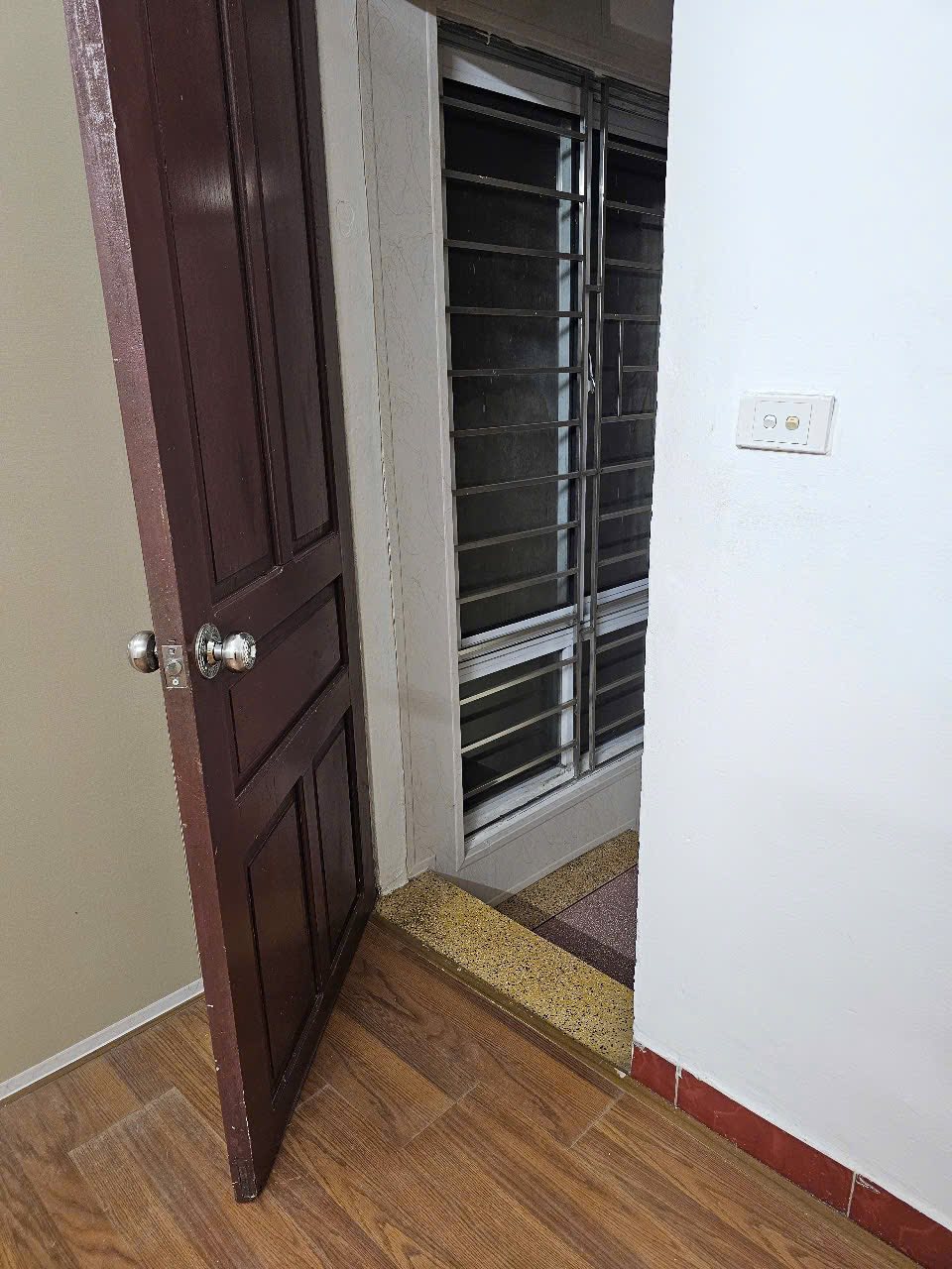 CHO THUÊ NHÀ NGÕ 774 BẠCH ĐẰNG, HAI BÀ TRƯNG. 28M2 X 3 TẦNG, 2 NGỦ 2 VỆ SINH - Ảnh 1
