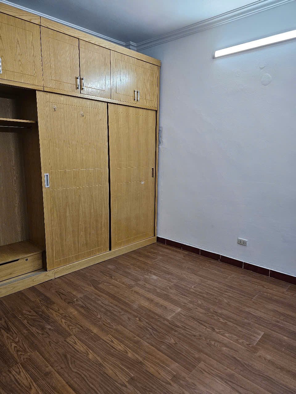 CHO THUÊ NHÀ NGÕ 774 BẠCH ĐẰNG, HAI BÀ TRƯNG. 28M2 X 3 TẦNG, 2 NGỦ 2 VỆ SINH - Ảnh 2