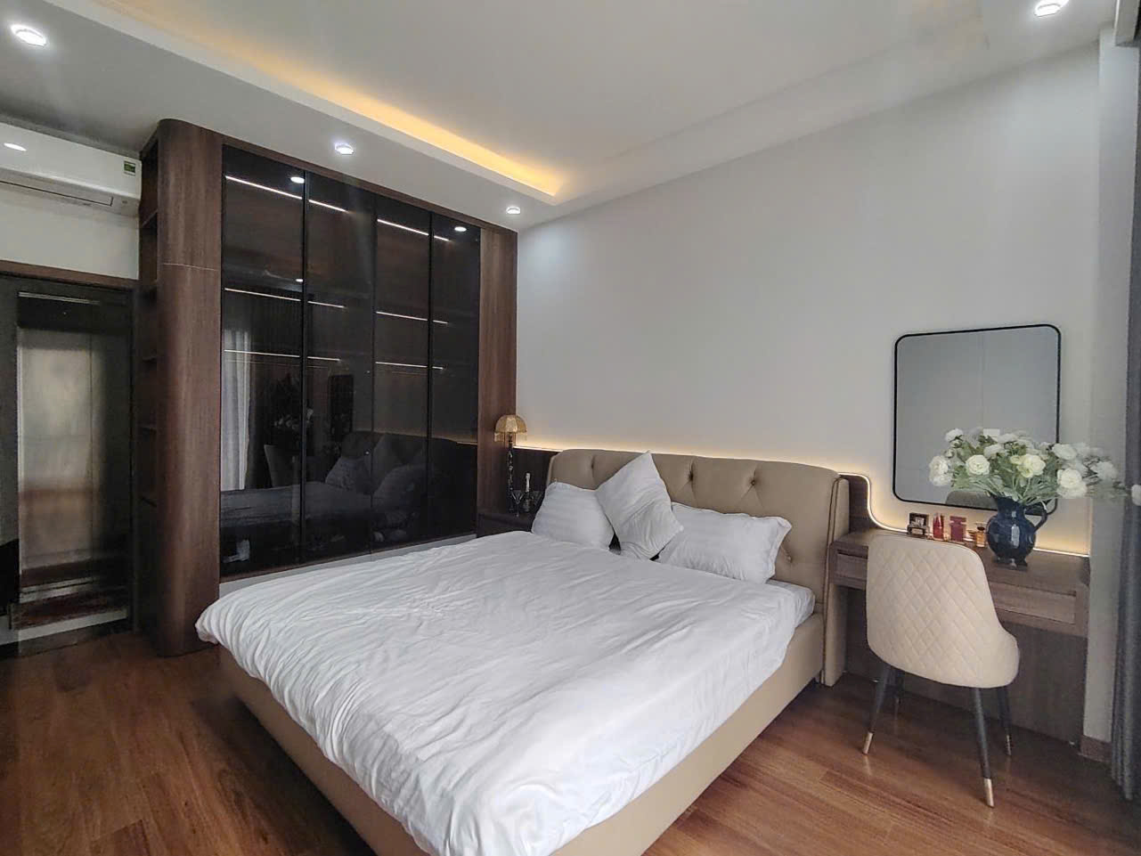 BÁN NHÀ PHỐ TRẠM 45M2, 5 TẦNG , Ô TÔ ĐỖ CỬA ,LÔ GÓC - GIÁ NHỈNH 7 TỶ - Ảnh 1