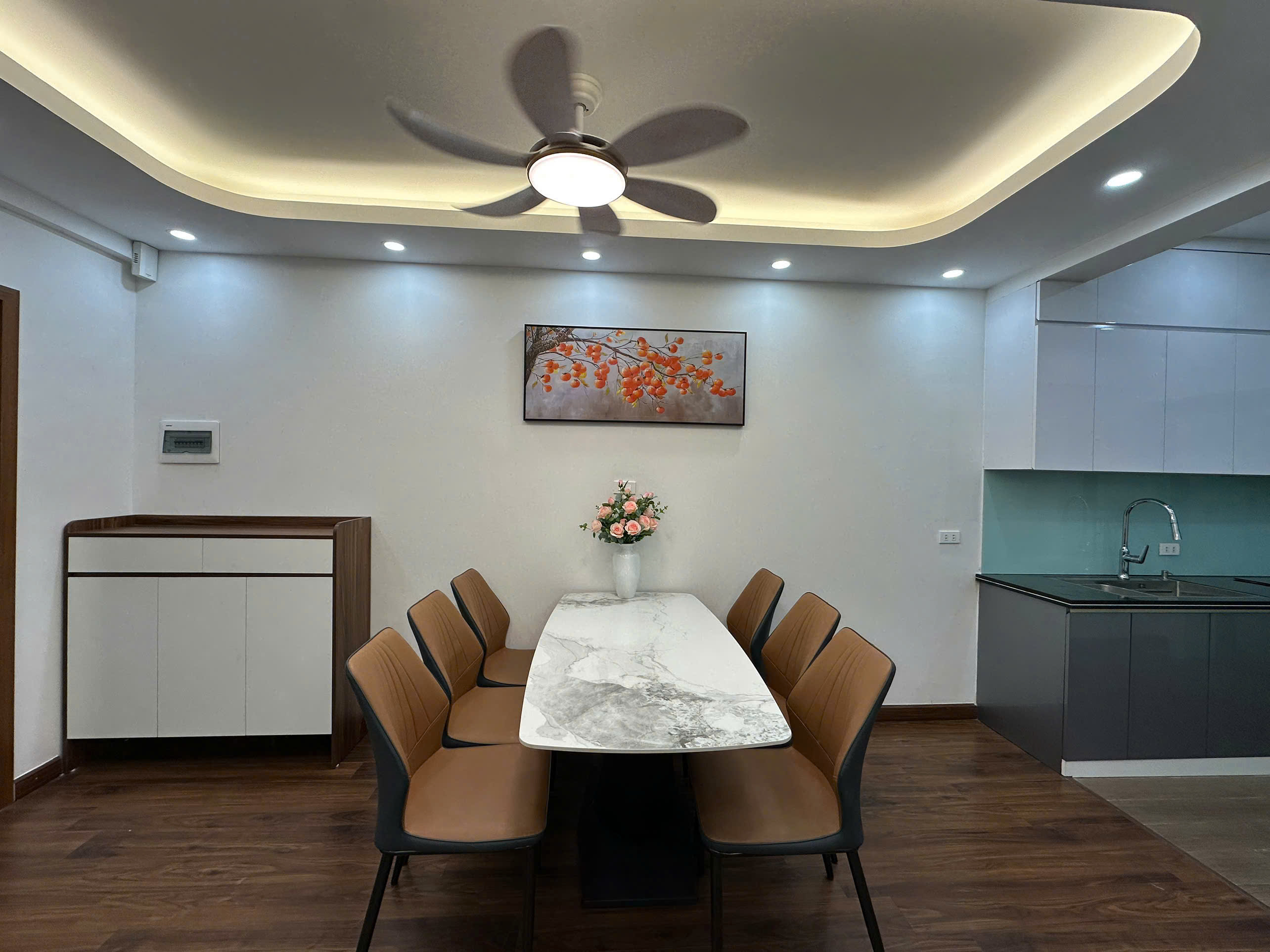 Bán căn hộ 3 ngủ 2 WC KĐT Mỹ ĐÌnh 2, giao thông thuận lợi, ngắm pháo hoa SVĐ Mỹ Đình, nội thất mới - Ảnh 4