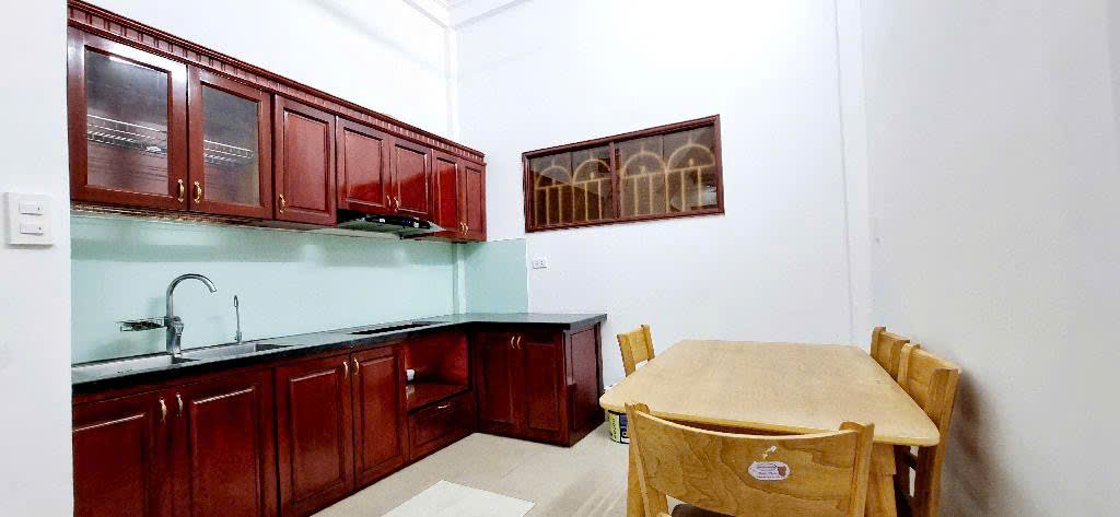 Nhà ĐẸP dân xây, ô tô đỗ cửa, ngõ thông ô tô tránh, 30m2, 4 tầng, giá 6 tỷ 900 triệu, tại Kim - Ảnh 2