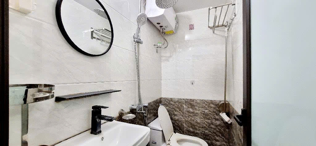 Nhà ĐẸP dân xây, ô tô đỗ cửa, ngõ thông ô tô tránh, 30m2, 4 tầng, giá 6 tỷ 900 triệu, tại Kim - Ảnh 4