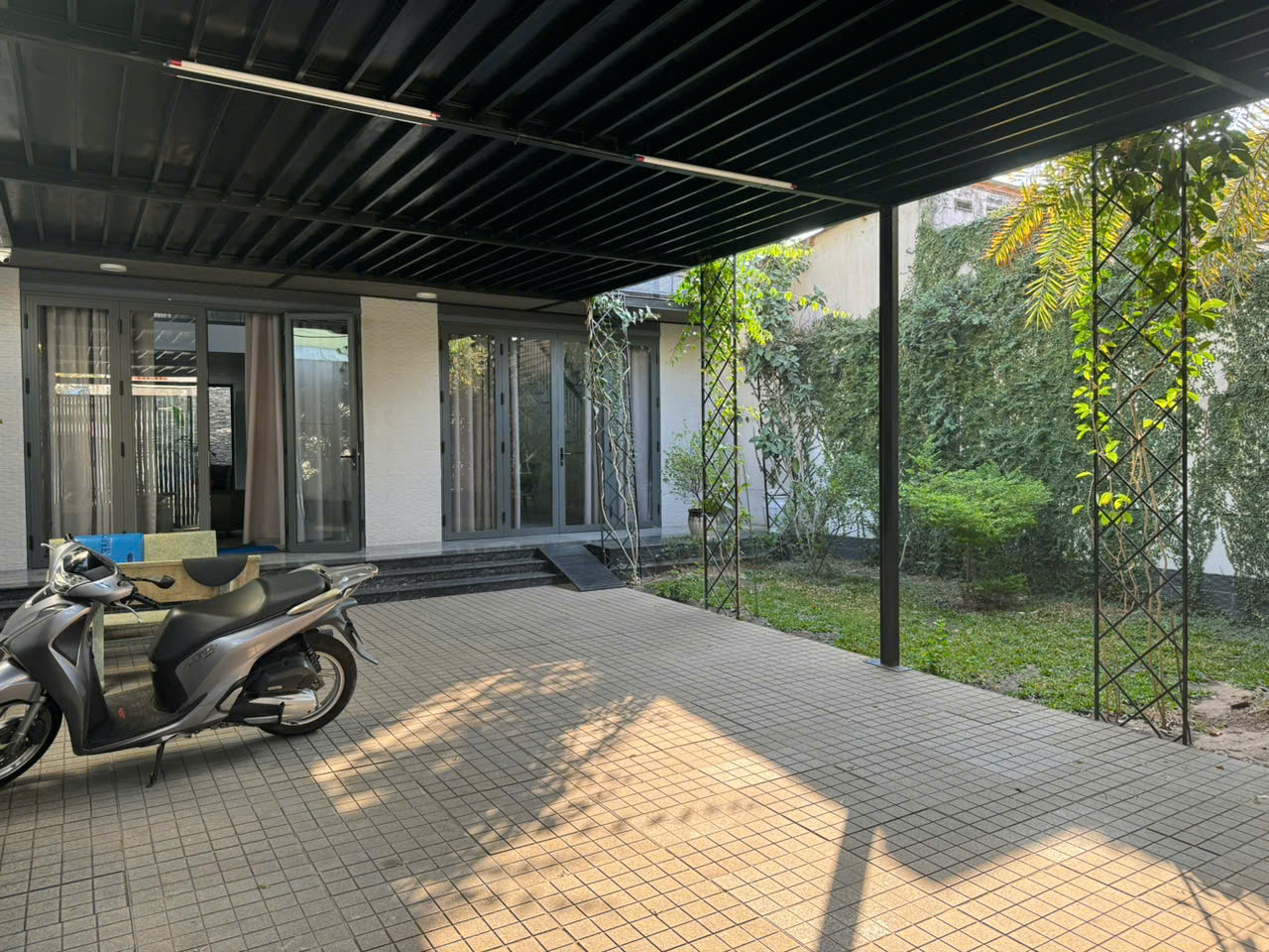 Bán biệt thự mặt tiền 3 tầng 9,3x25m giá 14,6 tỷ Đường Hiệp Thành 06 - Ảnh 1