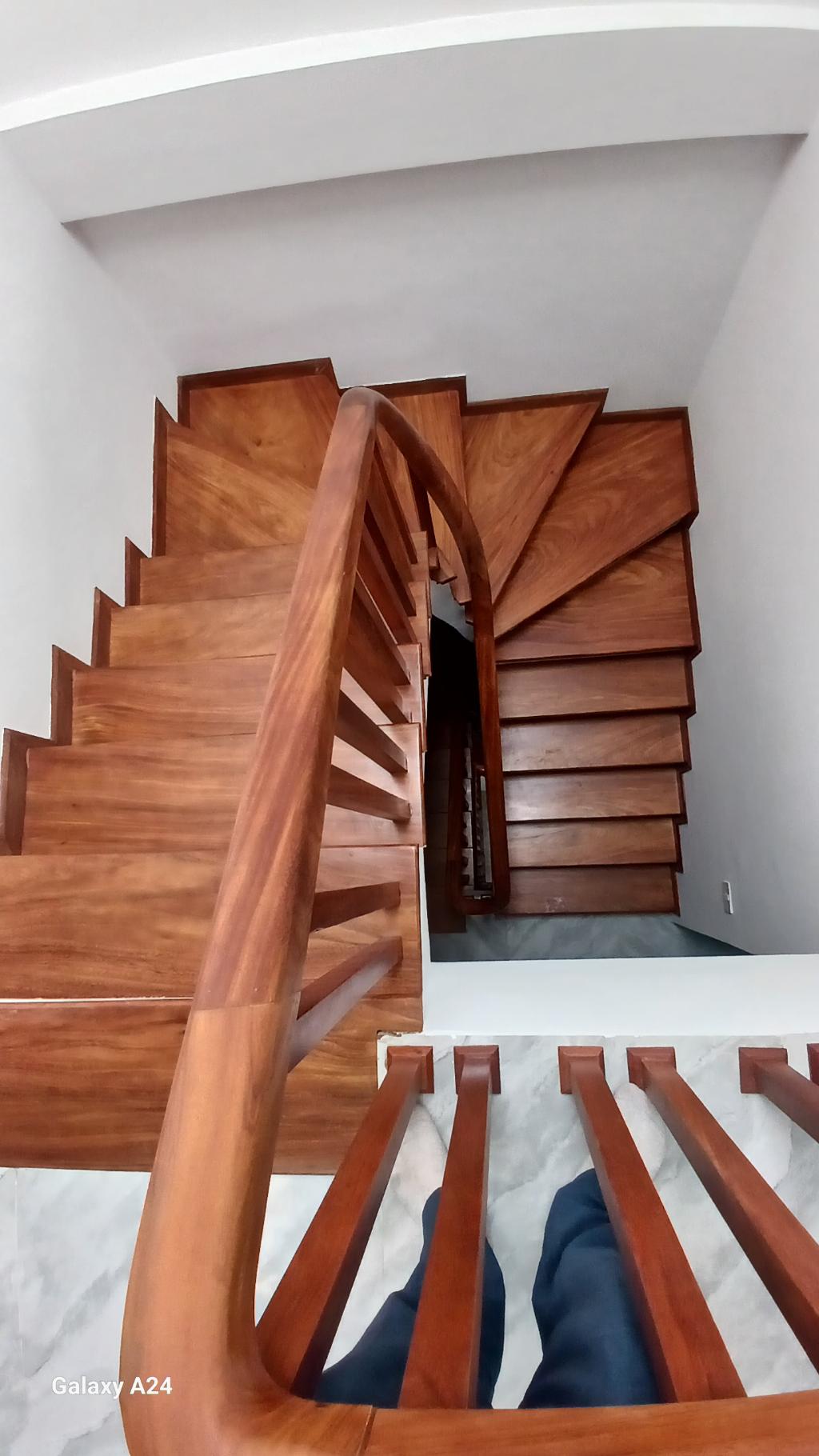 NHÀ MỚI LÔ GÓC - Ô TÔ VÀO NHÀ - KINH DOANH - SÁT SÂN CHƠI ĐỂ CẢ CHỤC XE Ô TÔ - CẠNH HỒ ĐIỀU HOÀ, - Ảnh 1