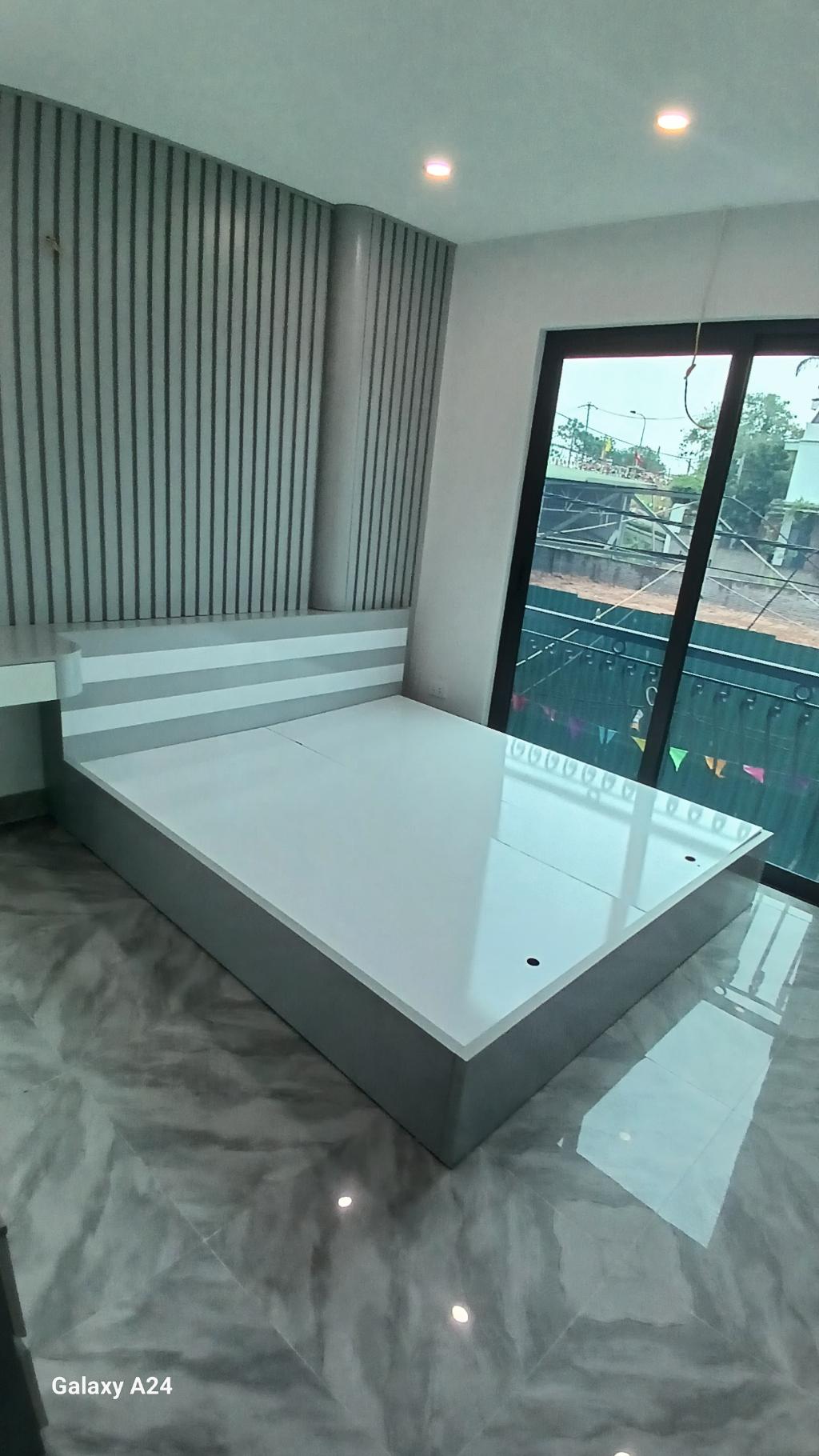 NHÀ MỚI LÔ GÓC - Ô TÔ VÀO NHÀ - KINH DOANH - SÁT SÂN CHƠI ĐỂ CẢ CHỤC XE Ô TÔ - CẠNH HỒ ĐIỀU HOÀ, - Ảnh 3