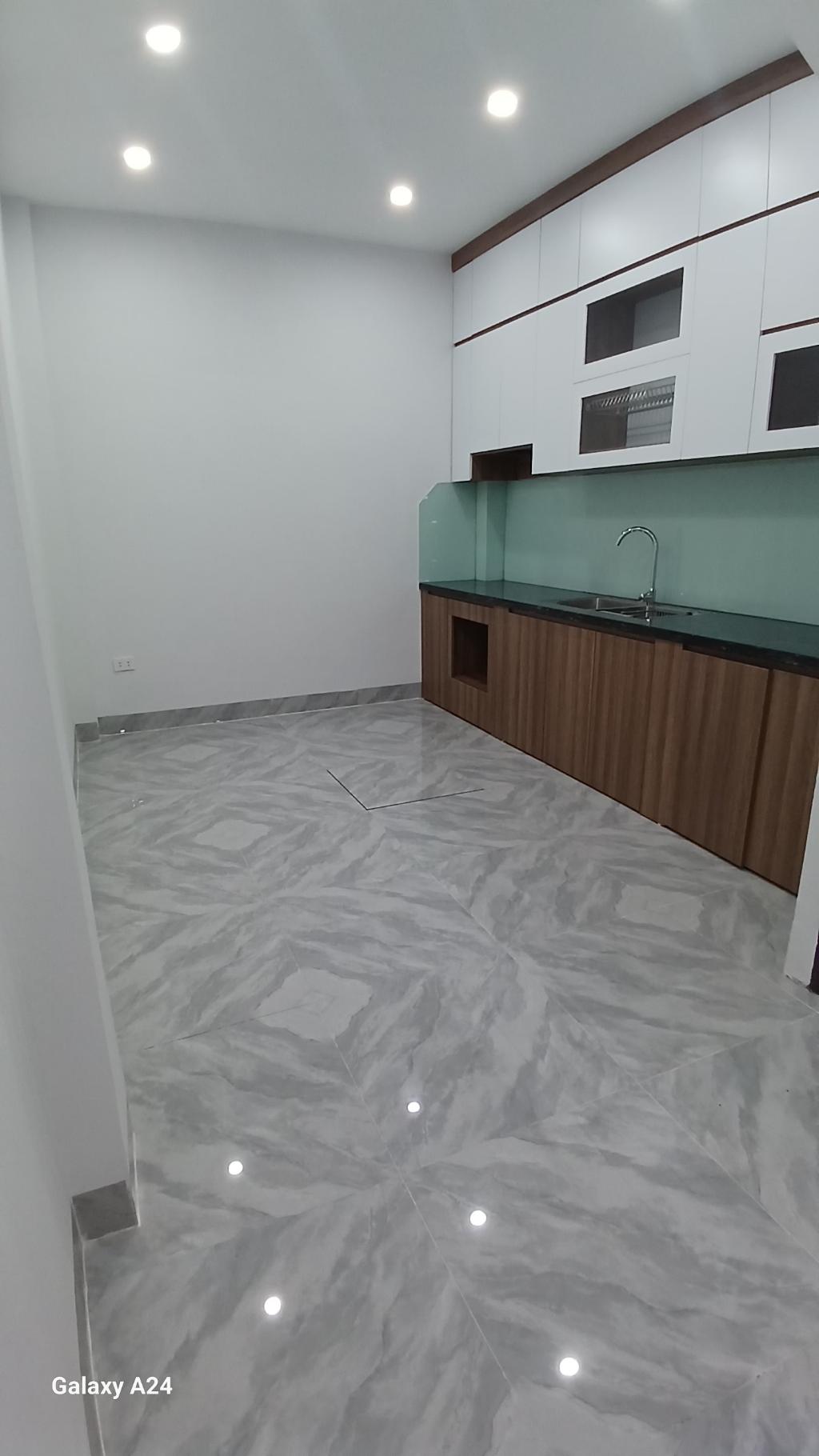 NHÀ MỚI LÔ GÓC - Ô TÔ VÀO NHÀ - KINH DOANH - SÁT SÂN CHƠI ĐỂ CẢ CHỤC XE Ô TÔ - CẠNH HỒ ĐIỀU HOÀ, - Ảnh 4