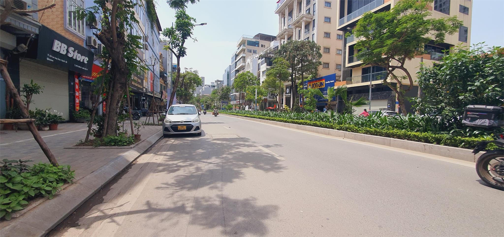Bán nhà mặt phố Lạc Long Quân  vỉa hè , kinh doanh, thang máy ,view Hồ Tây 65m 7tầng MT 6m 45tỷ - Ảnh chính