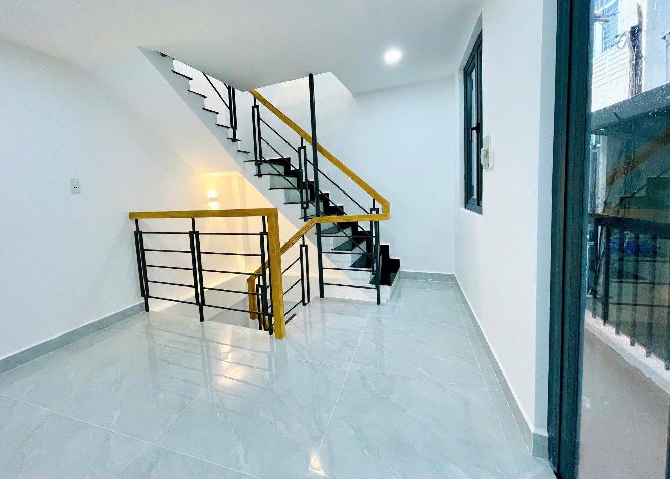 NHÀ MỚI – 3 TẦNG – DTSD 96m2 – gần PHỐ ẨM THỰC PHAN XÍCH LONG – nhỉnh 4 tỷ - Ảnh chính