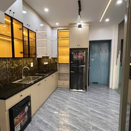 BÁN NHÀ 6 TẦNG – 40M2 – NHỈNH 5 TỶ – GIÁO VIÊN VỀ HƯU CẦN BÁN - Ảnh chính