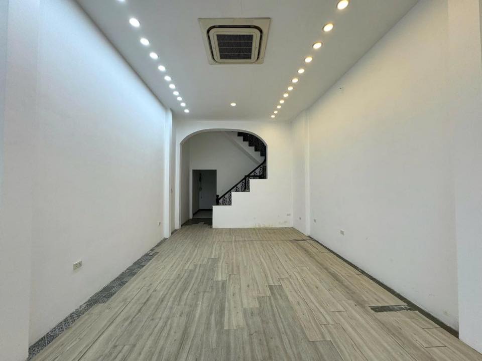 Nhà 50M 5 tầng khu phố 8/3 - ô tô đỗ tận cửa-mặt tiền 4M-phố thông-kinh doanh đỉnh. - Ảnh chính