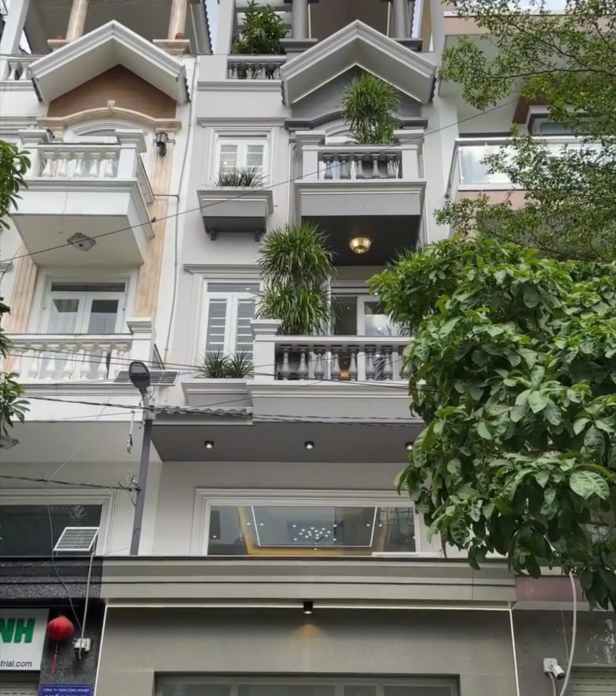Nhà phố 5 tầng đẹp ngay khu phân lô HXH Lê Văn Thọ 60m2 tặng NT sát CV Làng Hoa 9.3 tỷ. - Ảnh 1