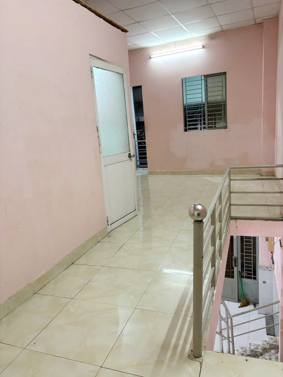 Nhà hẻm 125 Tám Danh cách mặt tiền vài bước chân P4Q8 - Ảnh 2