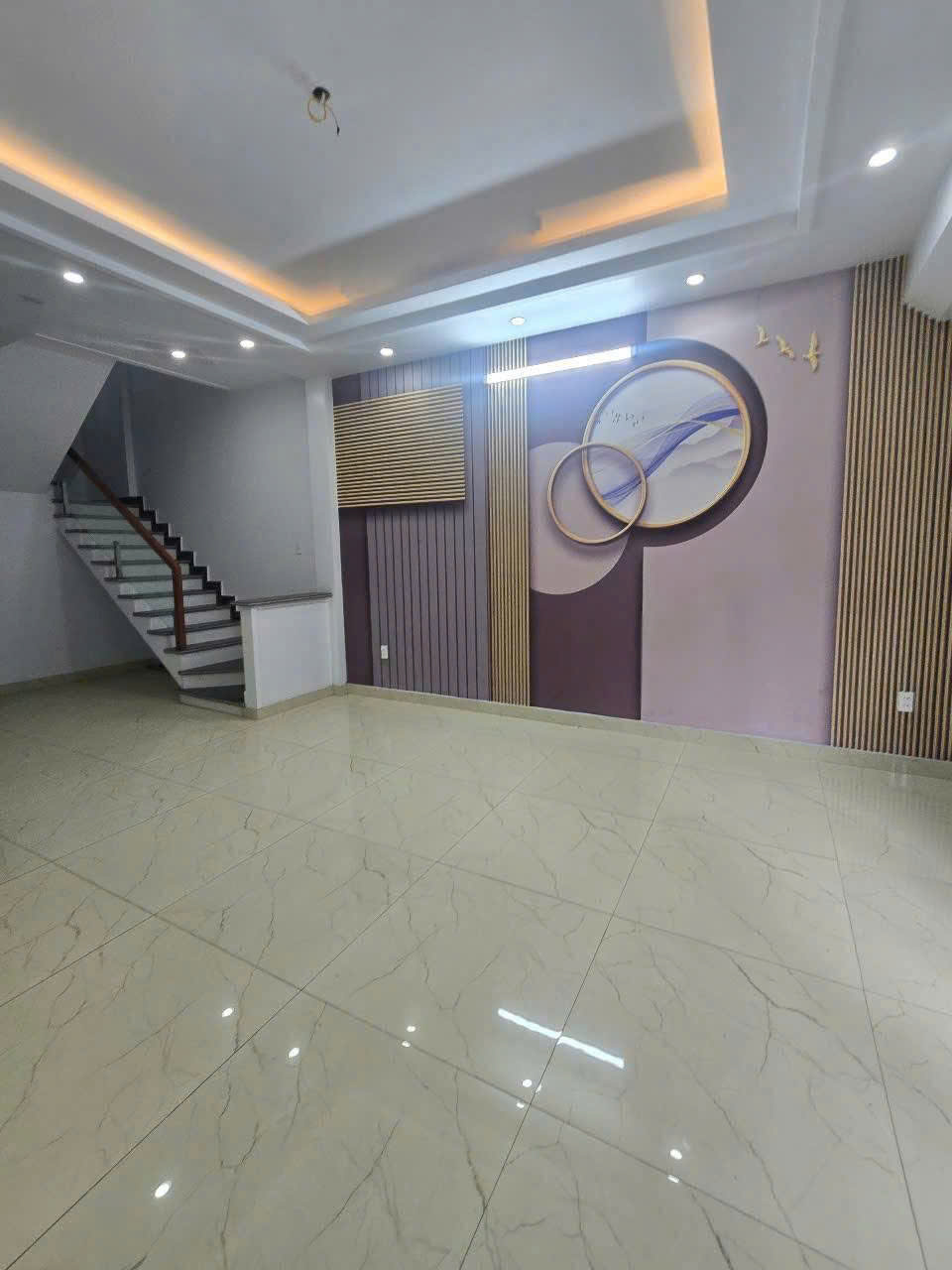 Nhà 3 tầng - Oto đỗ cửa - gần trục chính - trung tâm Đồng Hoà - Chỉ hơn 2 tỷ - Ảnh chính