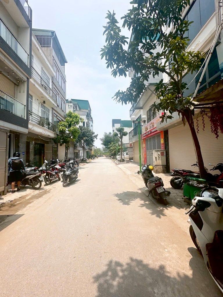 Bán đất khu VIP Tây Nam Linh Đàm,vỉa hè,oto tránh,kinh doanh đỉnh, 60m2,18 tỷ sinh lời từng ngày - Ảnh 1