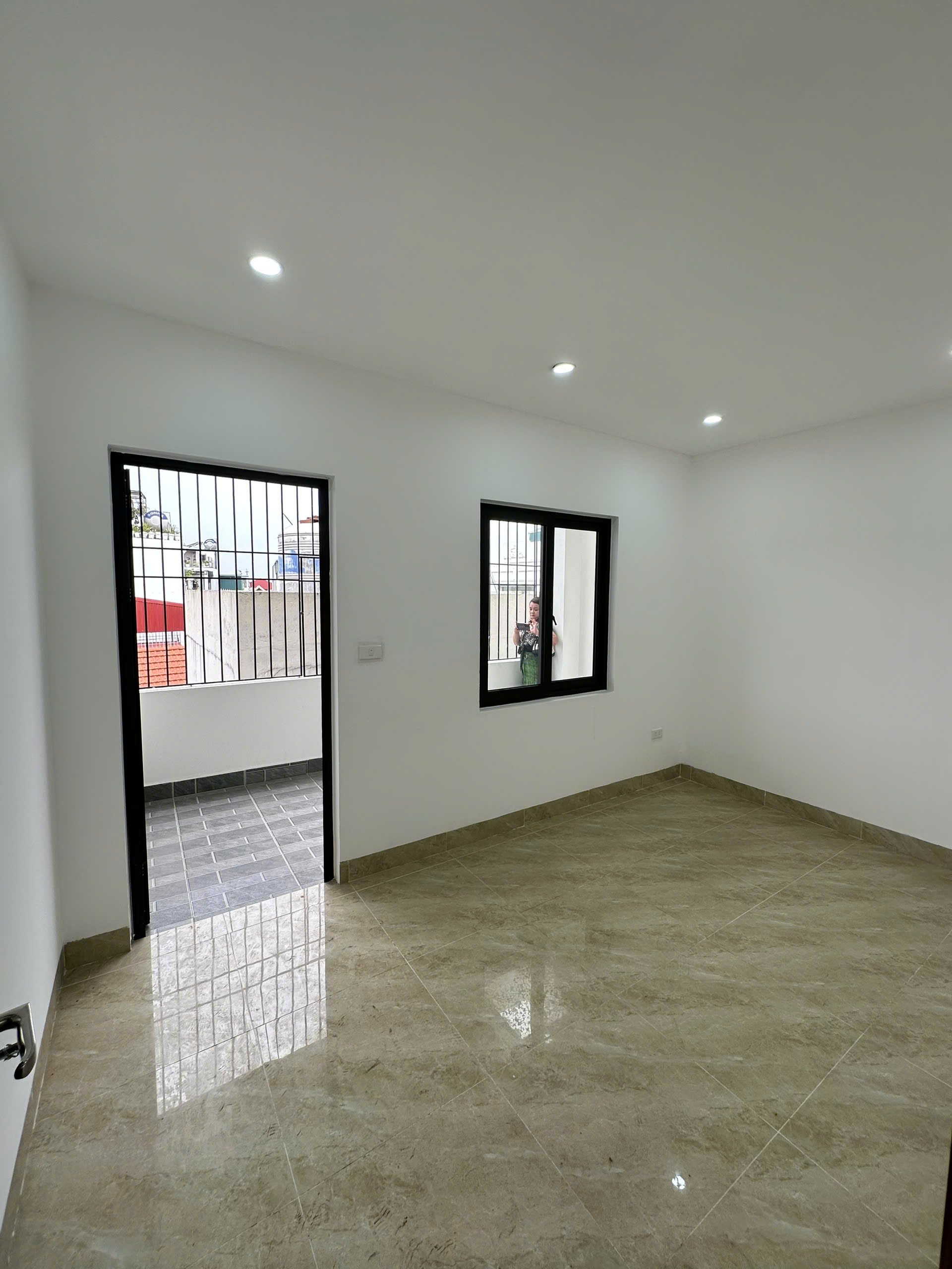 Bán Nhà Thanh Am - Long Biên  DT 40m2 x 5 Tầng x MT 4,3m  Nở Hậu, , ÔTô Đỗ Cổng, Tiện Ích Xung Quanh - Ảnh 4