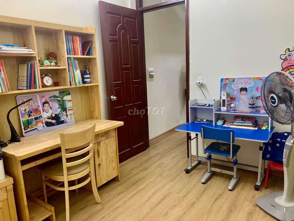 Cho thuê nhà nguyên căn 4 tầng tại ngõ 25 Phố Bằng Liệt, Hoàng Mai, diện tích sd 136m, 4 phòng ngủ - Ảnh 1