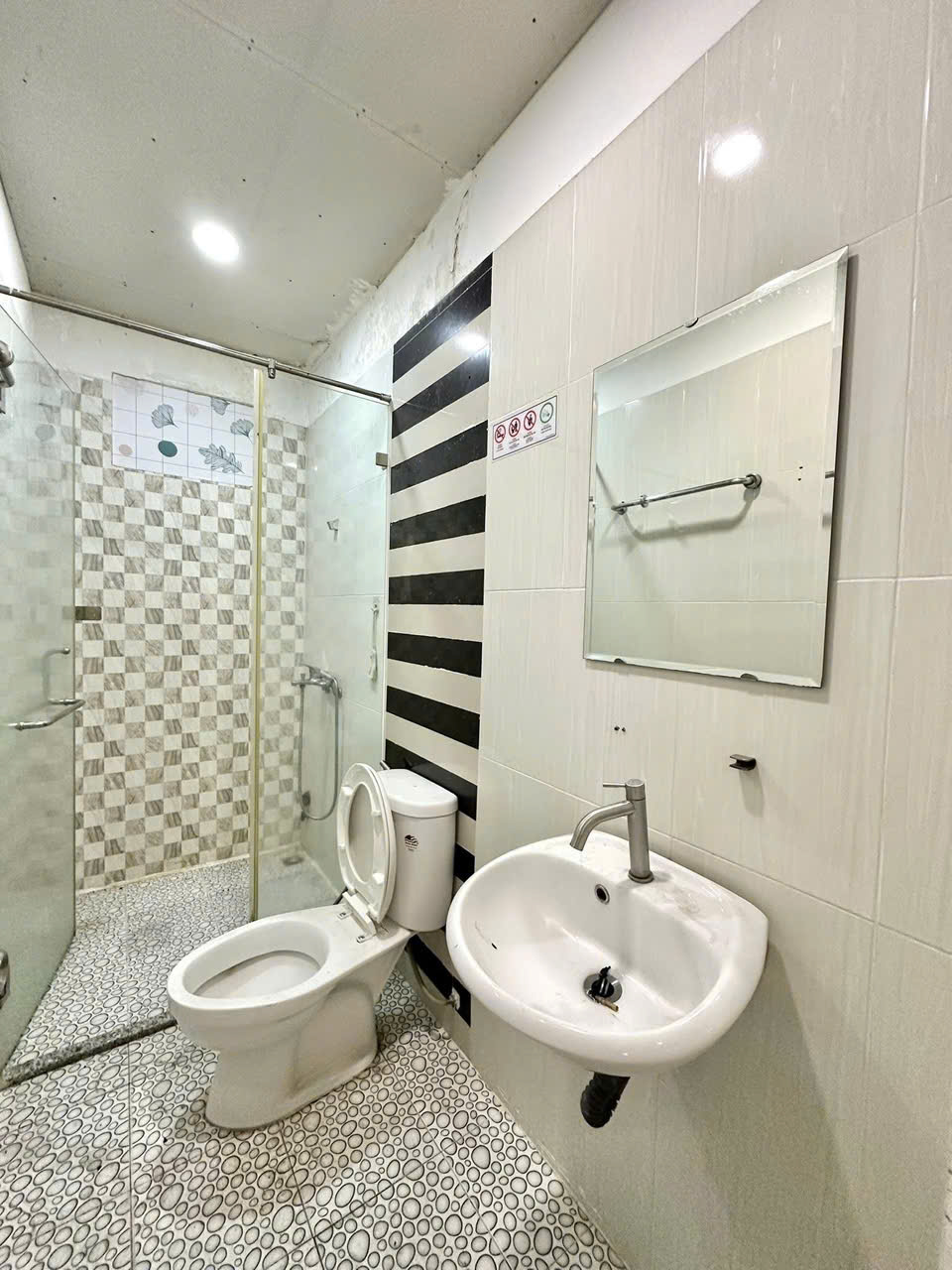 BÁN NHÀ CHÍNH CHỦ - 7 PHÒNG CHO THUÊ CHDV - NGUYỄN VĂN TRỖI - P11 - PHÚ NHUẬN - CHO THUÊ TỐT - GẤP - Ảnh 2