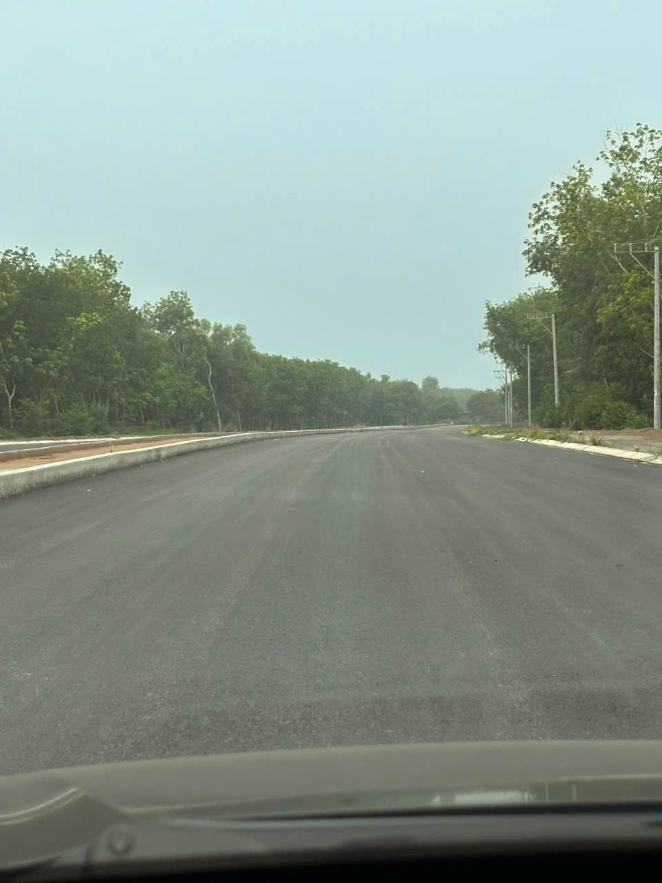 Cho thuê đất mặt tiền đường Tạo Lực Phú Giáo Bình Dương.DT từ 5000 - 50000m2. Giá 200 triệu. Liên - Ảnh 3