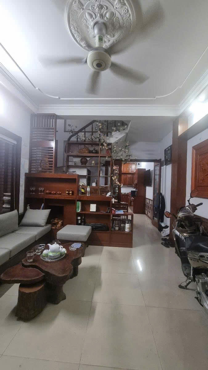 Bán nhà ngõ 460 Khương Đình - Ngõ thông sát phố kinh doanh - 60m mặt tiền rộng giá 13,8 tỷ - Ảnh chính