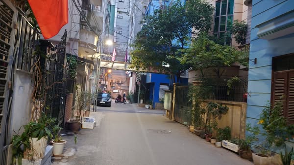 CẦU GIẤY – NHÀ HIẾM – NGÕ SIÊU RỘNG – Ô TÔ TẢI TRÁNH NHAU - Ảnh chính