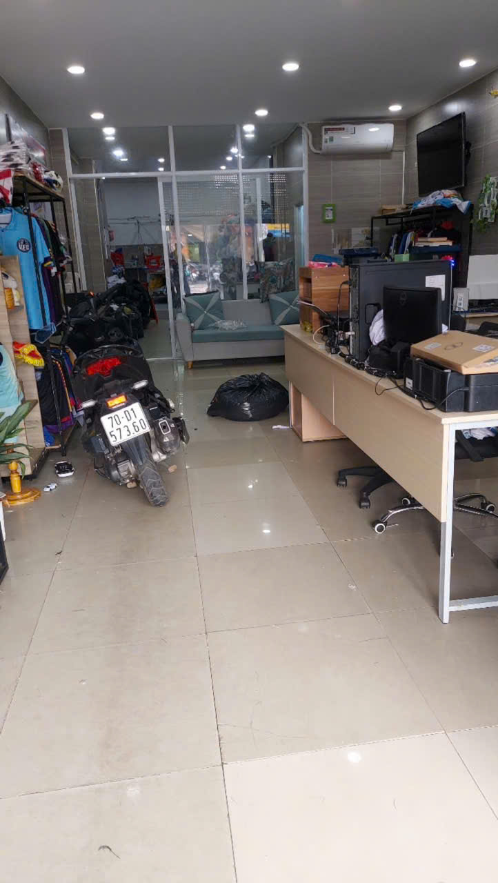 NHÀ C4 SUỐT (12.7x13.9), MẶT TIỀN LÊ VĂN KHƯƠNG, HIỆP THÀNH, Q12 CHỈ 16 TỶ - Ảnh 3