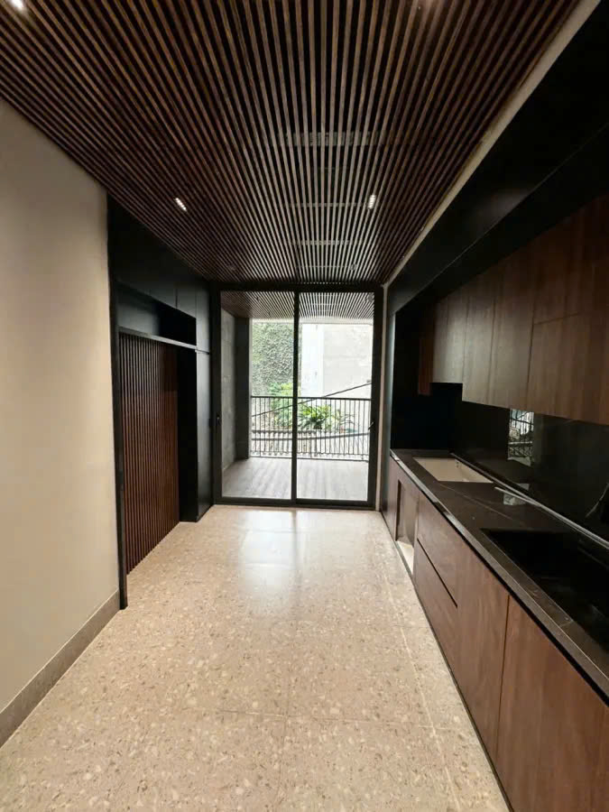 BÁN NHÀ KHƯƠNG TRUNG, THANH XUÂN. 61M2 6 TẦNG MT 4M GIÁ 15 TỶ- OTO TRÁNH- NHÀ ĐẸP 6 TẦNG THANG MÁY. - Ảnh 3