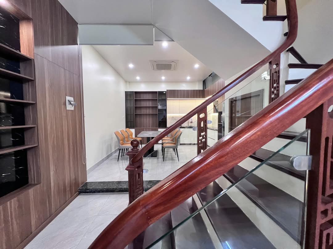 Bán Nhà Quan Hoa. Cầu Giấy. DT 65m2. MT 4,8m. 4 Tầng. Giá 13,45 Tỷ. - Ảnh 2