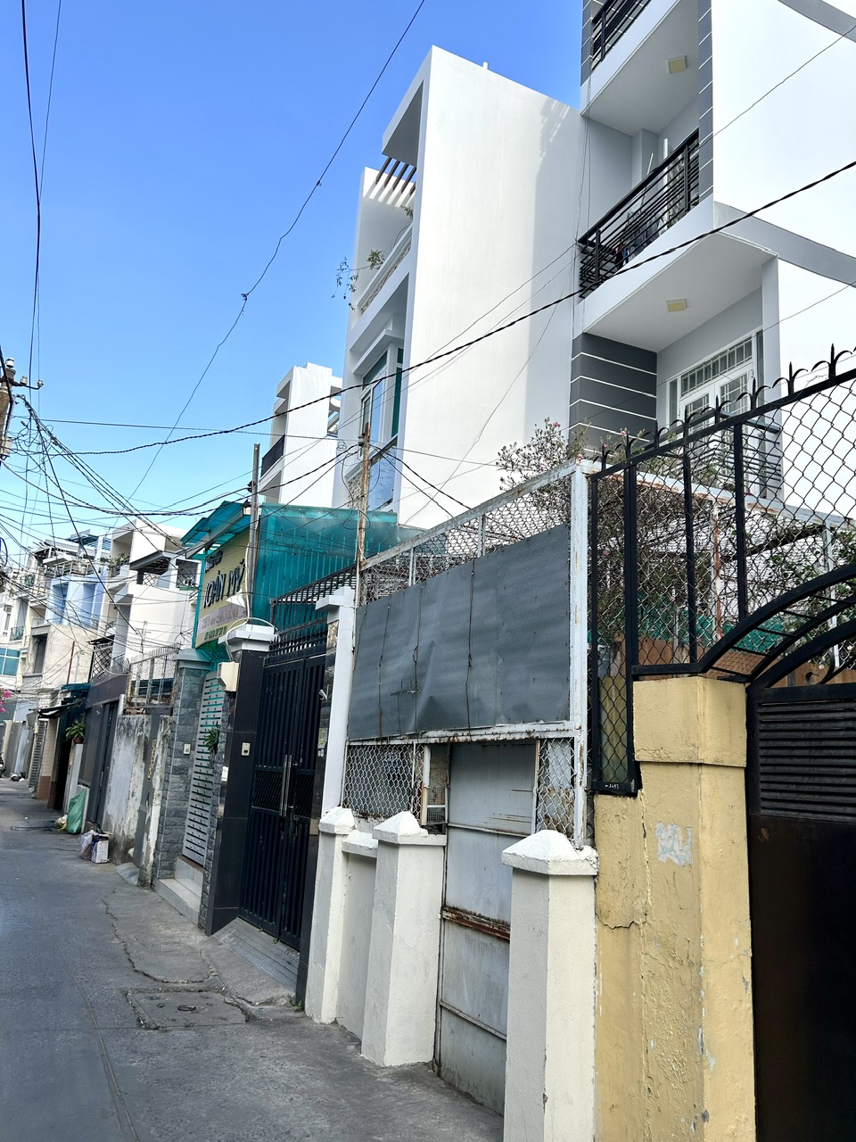 CHÍNH CHỦ BÁN NHÀ ĐƯỜNG XÓM CHIẾU- XE HƠI ĐẬU CỬA- GẦN TRƯỜNG HỌC, GẦN CHỢ - THÔNG RA TÔN THẤT - Ảnh 2