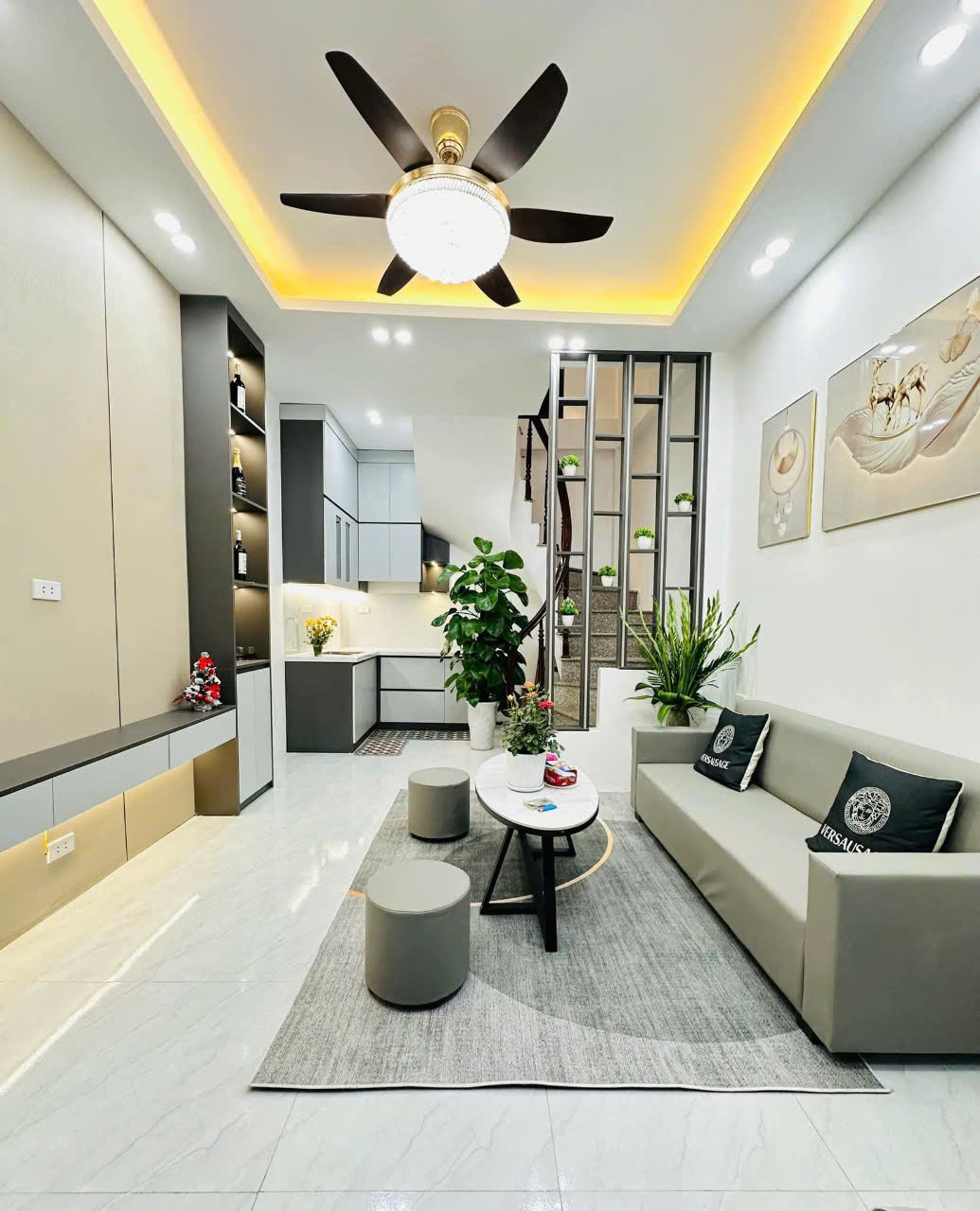 Ngã tư Nguyễn Chí Thanh và Láng -  Đống Đa - Ô tô vào nhà - nhà mới xịn - 40m - 6T - 14 tỉ - Ảnh chính