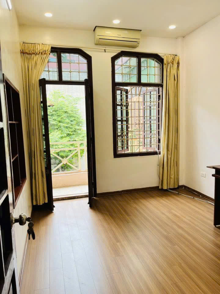 Cần cho thuê nhà riêng ngõ 161 Thịnh Quang, Đống Đa 45m x 4T, 4 ngủ giá 15tr, nhà đẹp - Ảnh 2