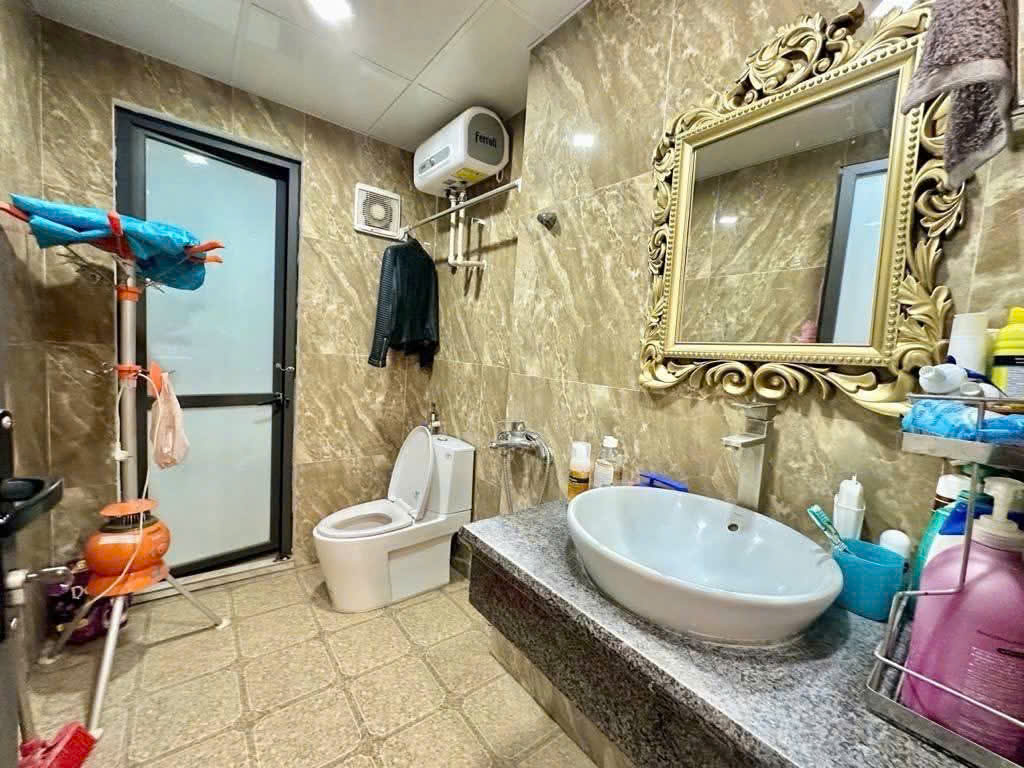 Nhà phân lô - Cầu Giấy - Ô tô - Thang máy - Kinh doanh - 40m - 5 Tầng - 12 tỉ. - Ảnh chính