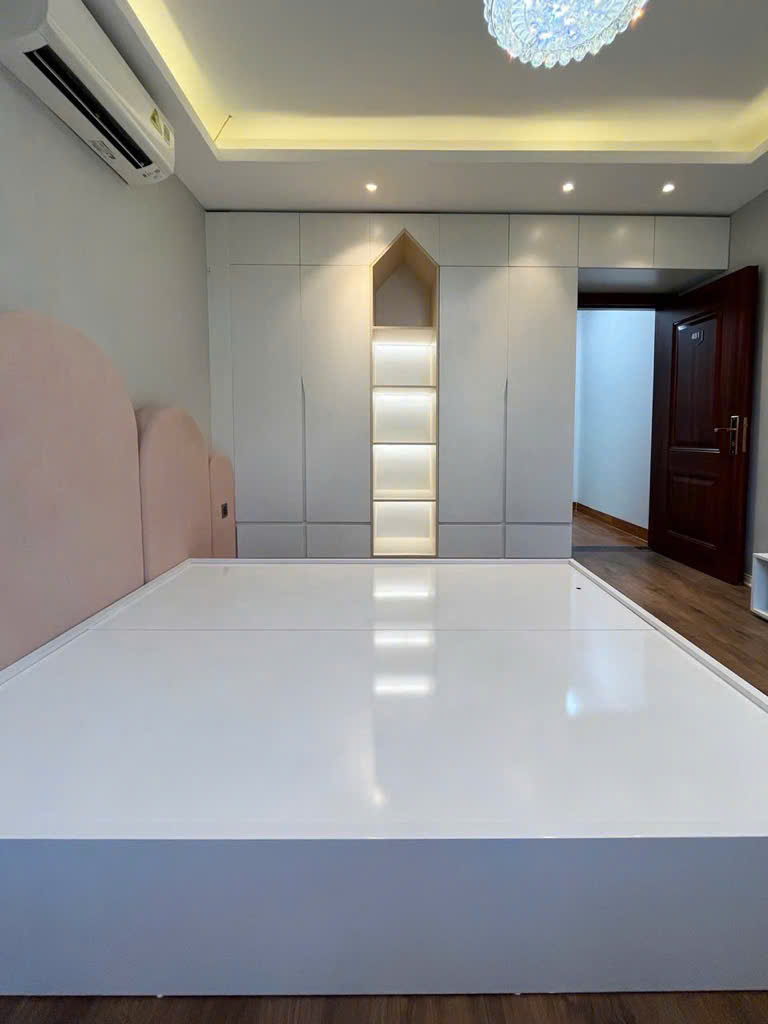 Bán nhà Nguyễn Văn Cừ 37m2 , 5 tầng, 20m ra phố, ngõ thông, full nội thất - giá nhỉnh 7 tỷ - Ảnh 2