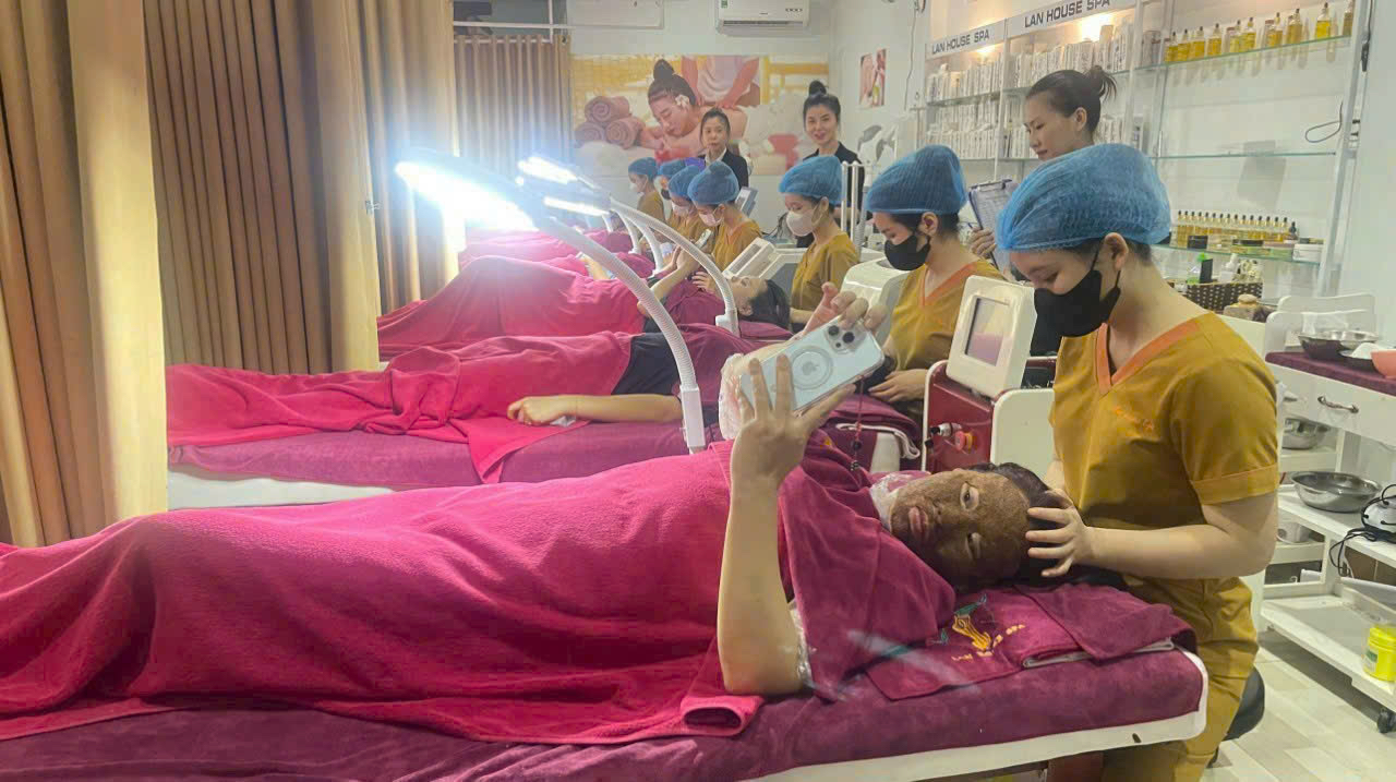 CHÍNH CHỦ CẦN SANG GẤP SPA Ở QUẬN 9 TP HCM - Ảnh chính