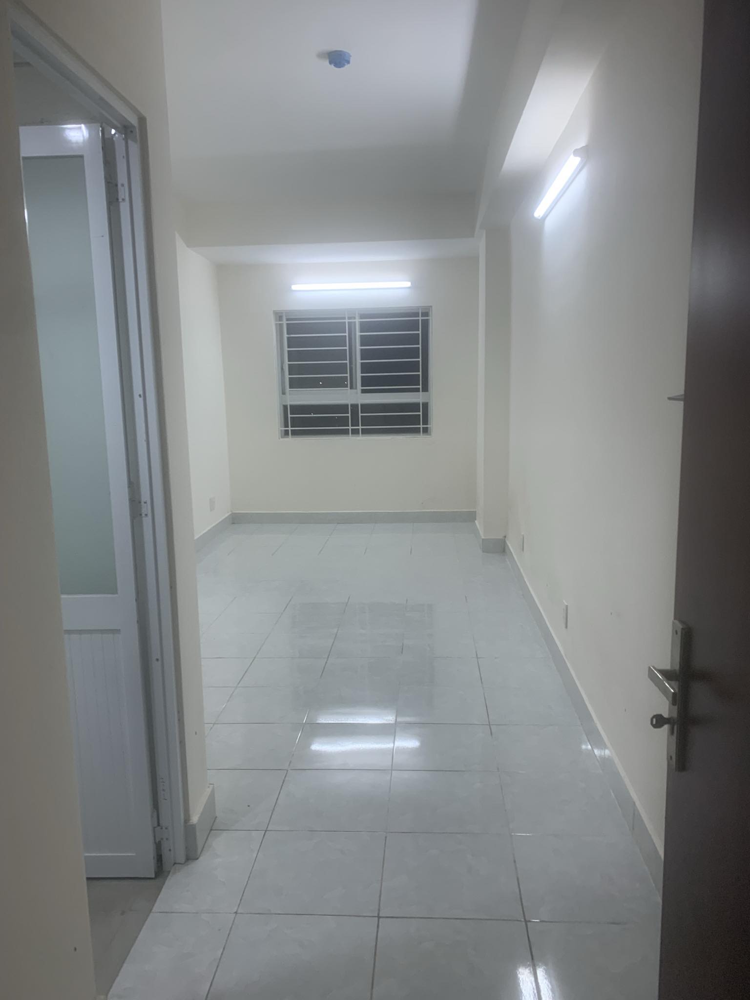 Cho thuê căn hộ 2PN tại chung cư 35 Hồ Học Lãm, nhà trống mới nhận bàn giao, giá 5,5 triệu/tháng - Ảnh chính