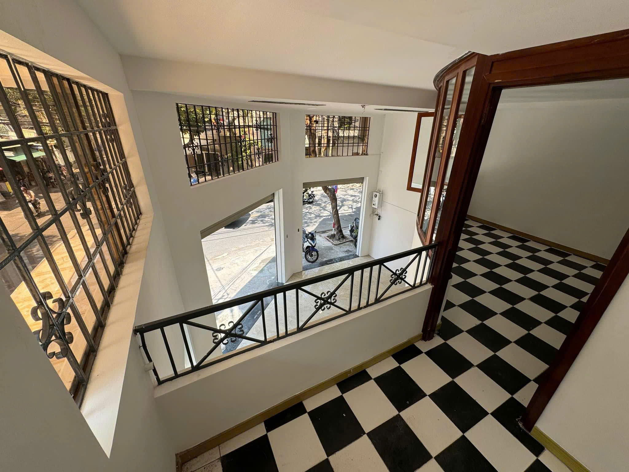 bán nhà góc 2 mặt tiền số đường Bạch Đằng, Phường Phước Tiến dt 72,4m²  bán: 14,5 tỷ lh e Trinh - Ảnh 2