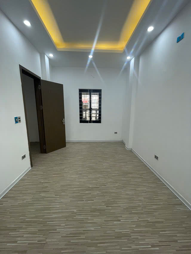 NHÀ ĐẸP NGÕ THÔNG Hoàng Như Tiếp 51/56m2, 4 tầng,mặt tiền 4.3m, 8.4 tỷ Long Biên. - Ảnh 2