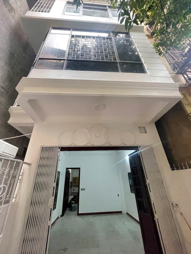 NHÀ ĐẸP NGÕ THÔNG Hoàng Như Tiếp 51/56m2, 4 tầng,mặt tiền 4.3m, 8.4 tỷ Long Biên. - Ảnh chính