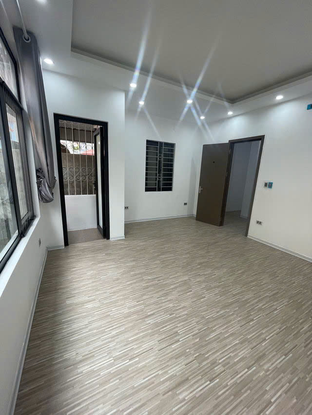 NHÀ ĐẸP NGÕ THÔNG Hoàng Như Tiếp 51/56m2, 4 tầng,mặt tiền 4.3m, 8.4 tỷ Long Biên. - Ảnh 3