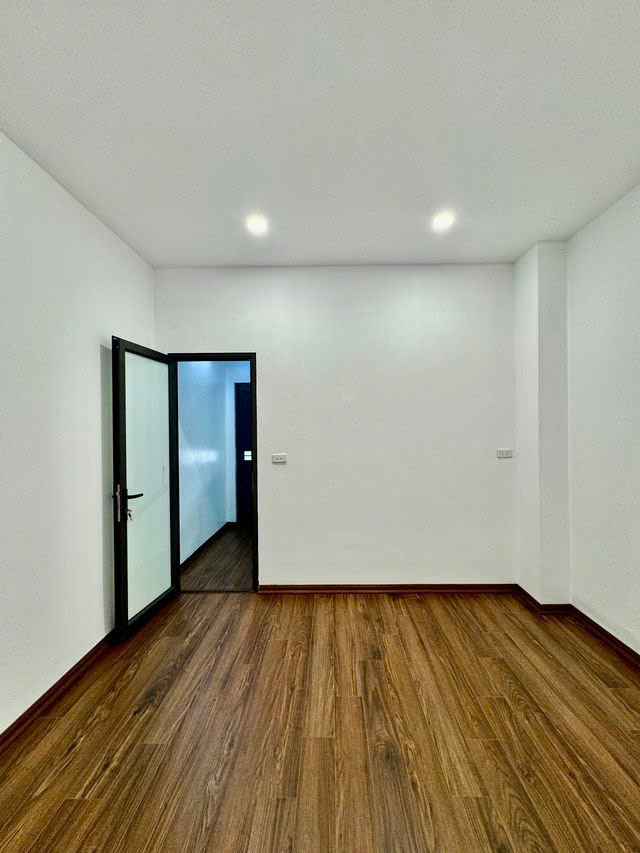 NHÀ ĐẸP DÂN XÂY Đàm Quang Trung 42m2,4 tầng, mặt tiền 3.5m, 8.6 tỷ Long Biên. - Ảnh 4