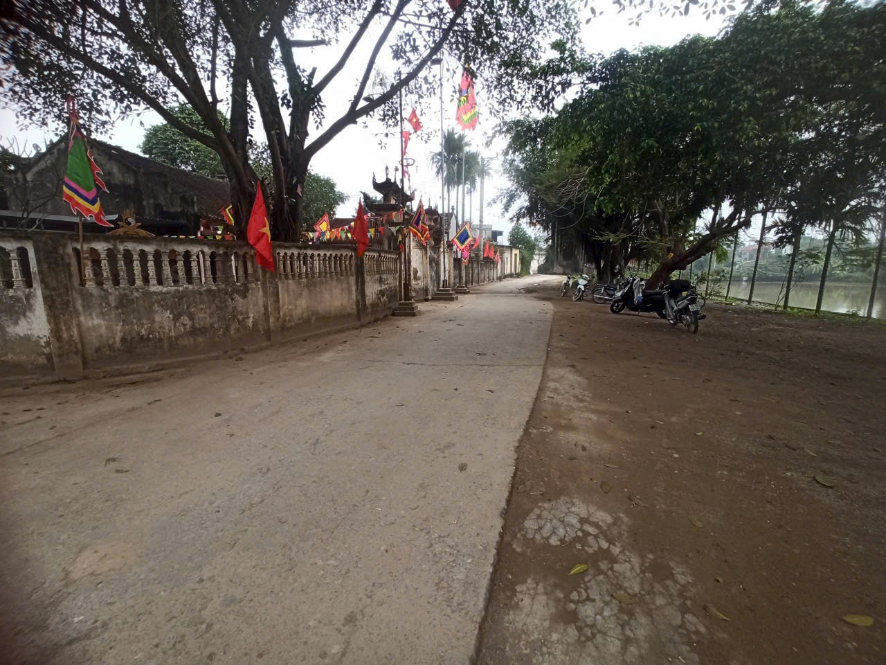 Bán gấp <br> Hàng mới cụm 3 lô Trường Yên <br>- Diện tích: 80m / lô<br>- Đường Ô TÔ tải vào tận đất, - Ảnh 4