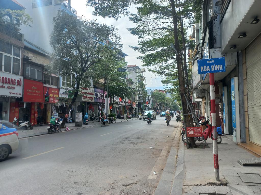 GIỮA TRUNG TÂM ĐỐNG ĐA - ẨN GIẤU 1 CĂN NHÀ KHIẾN AI CŨNG AO ƯỚC<br> Ngõ nông như "chiếc chìa khóa bí - Ảnh chính