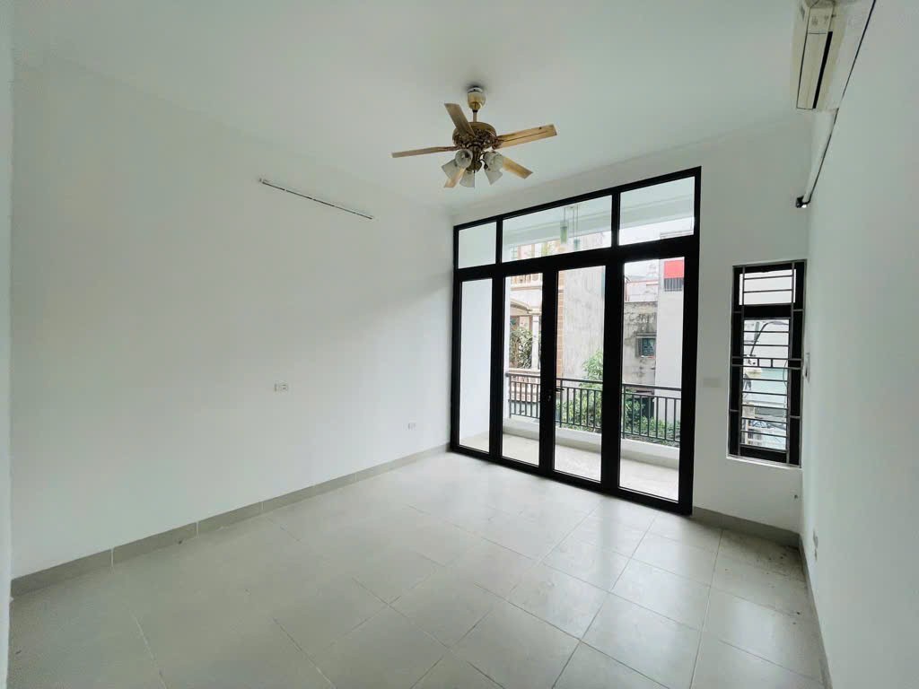 NHÀ ĐẸP - GIÁ TỐT - CHÍNH CHỦ Cần Bán Nhà Vị Trí Đẹp Tại Thạch Cầu, Long Biên, Long Biên, Hà Nội - Ảnh 2