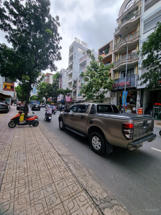 Nhà mặt tiền Nguyễn Trung Trực xây 7 tầng có thang máy 4,5x17m Có giá tốt - Ảnh chính
