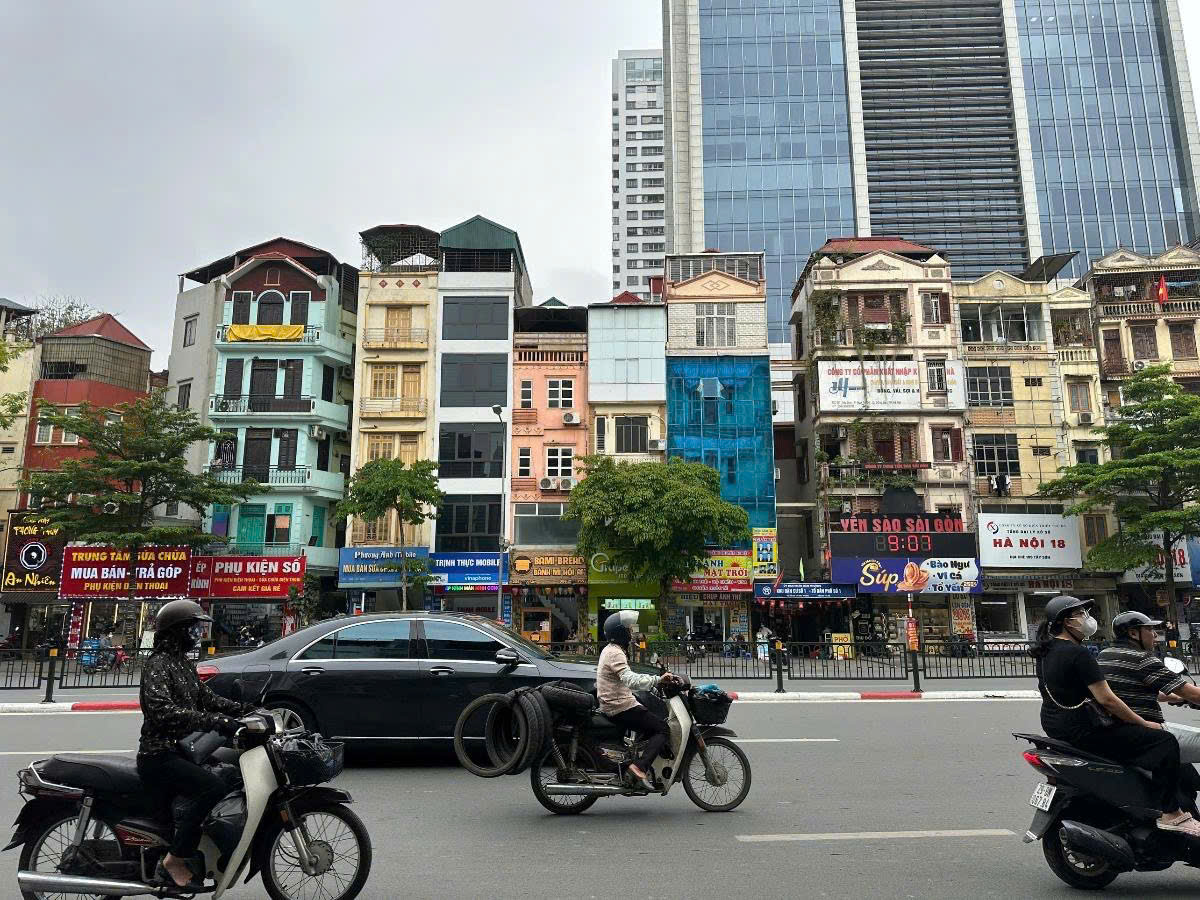 Bán nhà Tây Sơn, Đống Đa - ô tô tránh - Toà nhà văn phòng 110m -30m ra phố - Ảnh chính